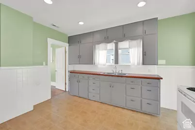 145 S Dawson St, Layton, UT 84041 - Photo 15