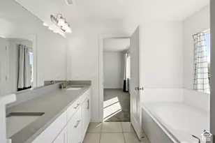 2016 S 1955 W, Woods Cross, UT 84087 - Photo 15