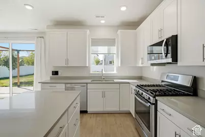 2016 S 1955 W, Woods Cross, UT 84087 - Photo 9