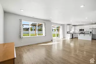 2016 S 1955 W, Woods Cross, UT 84087 - Photo 5