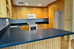 8145 S Shorthills Dr, Cottonwood Heights, UT 84121 - Photo 17