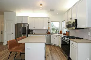 4332 W Pentenwell Ln, South Jordan, UT 84009 - Photo 7