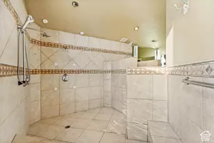 6501 S Canyon Crest Dr, Holladay, UT 84121 - Photo 53