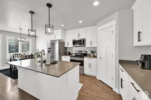 4923 W Pillar Dr, Riverton, UT 84096 - Photo 9