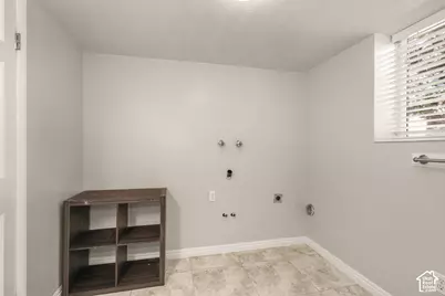 5577 S 100 E, Washington Terrace, UT 84405 - Photo 27