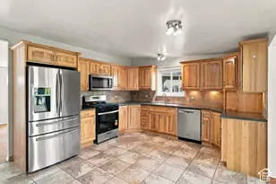 1606 W Jolly Circle, Taylorsville, UT 84123 - Photo 19