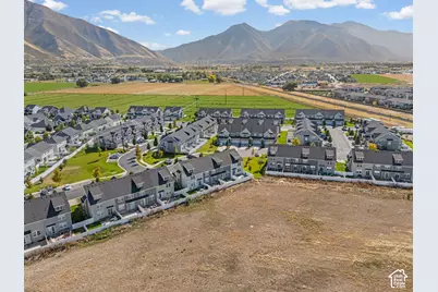 2458 W Townhouse Dr, Mapleton, UT 84664 - Photo 37