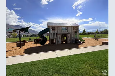 2458 W Townhouse Dr, Mapleton, UT 84664 - Photo 47
