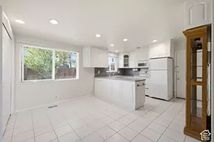 3898 S Bonniewood Dr, West Valley, UT 84119 - Photo 7