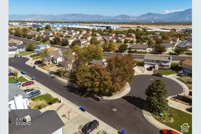 4890 W Calyx Cir S, West Jordan, UT 84084 - Photo 39
