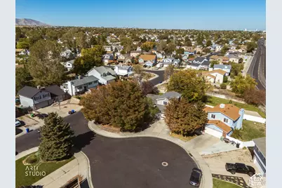 4890 W Calyx Cir S, West Jordan, UT 84084 - Photo 37