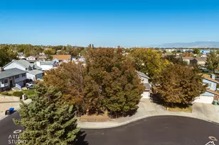 4890 W Calyx Cir S, West Jordan, UT 84084 - Photo 35