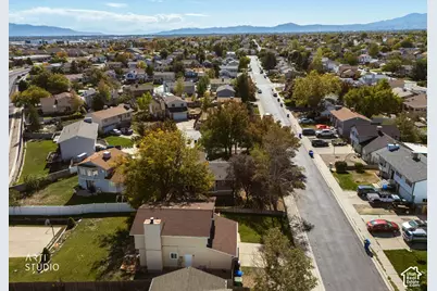 4890 W Calyx Cir S, West Jordan, UT 84084 - Photo 41