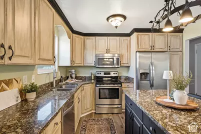 9183 S Laura Anne Way, Sandy, UT 84094 - Photo 7