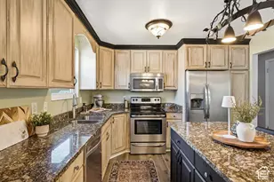 9183 S Laura Anne Way, Sandy, UT 84094 - Photo 7