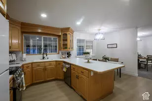 644 E Crestwood Cir N, Bountiful, UT 84010 - Photo 9