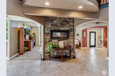 922 S 1760 W, Syracuse, UT 84075 - Photo 5