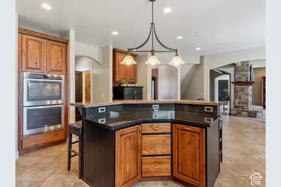 922 S 1760 W, Syracuse, UT 84075 - Photo 11
