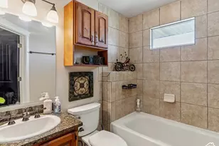 922 S 1760 W, Syracuse, UT 84075 - Photo 41