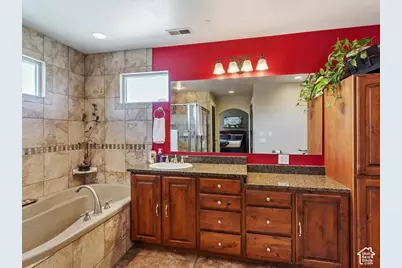 922 S 1760 W, Syracuse, UT 84075 - Photo 29