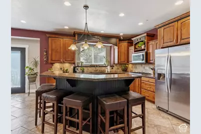 922 S 1760 W, Syracuse, UT 84075 - Photo 15