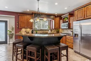 922 S 1760 W, Syracuse, UT 84075 - Photo 15