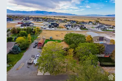 7283 N Adobe Ln, Lake Point, UT 84074 - Photo 3