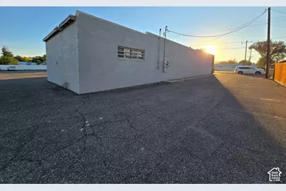 395 S Vernal Ave, Vernal, UT 84078 - Photo 25