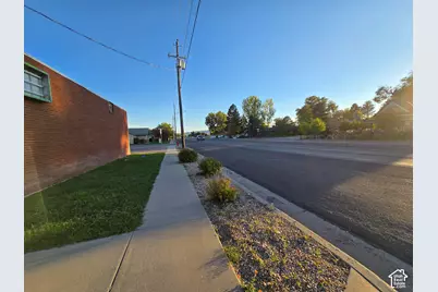 395 S Vernal Ave, Vernal, UT 84078 - Photo 27