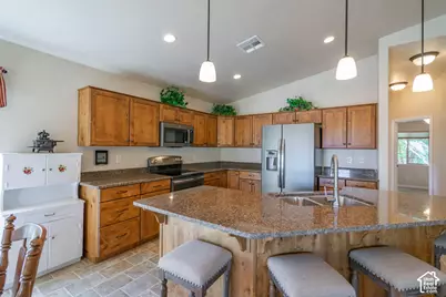 382 E Desert Ln, Ivins, UT 84738 - Photo 9