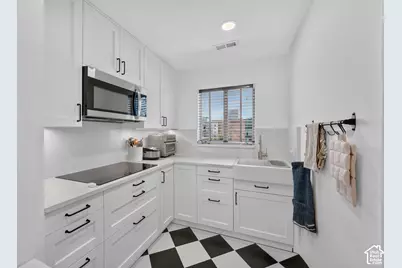 450 E 100 S #18, Salt Lake City, UT 84111 - Photo 13