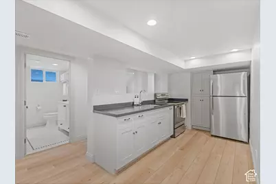 2938 S Hudson Cir E, Salt Lake City, UT 84106 - Photo 19