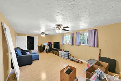 2261 W Ledgewood Dr, Taylorsville, UT 84129 - Photo 11