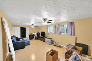 2261 W Ledgewood Dr, Taylorsville, UT 84129 - Photo 11