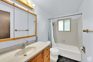 2261 W Ledgewood Dr, Taylorsville, UT 84129 - Photo 9