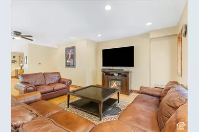 422 S Maryfield Dr, Salt Lake City, UT 84108 - Photo 11