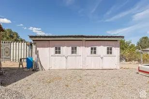320 N Main, Aurora, UT 84620 - Photo 49