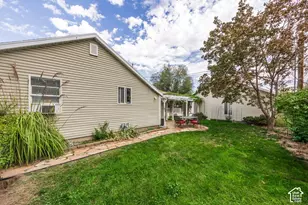 1073 S Navajo St W, Salt Lake City, UT 84104 - Photo 21