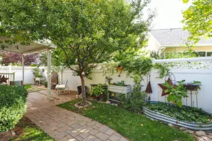 557 E Villager Ln, Midvale, UT 84047 - Photo 9