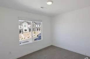 924 E Edinburgh Ave, Lehi, UT 84048 - Photo 13