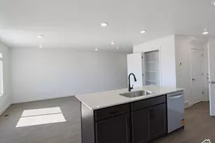 924 E Edinburgh Ave, Lehi, UT 84048 - Photo 5