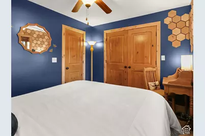 2275 E 6200 S, Holladay, UT 84121 - Photo 31