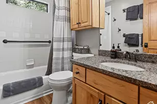 2275 E 6200 S, Holladay, UT 84121 - Photo 65