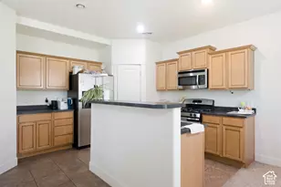 8985 S Heights Dr E, Sandy, UT 84094 - Photo 15