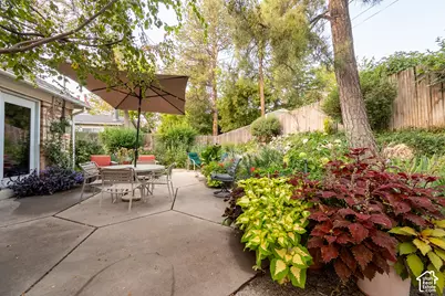 4993 S Regency St, Holladay, UT 84117 - Photo 9