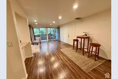 8120 S Cottonwood Hills Cir, Sandy, UT 84094 - Photo 11