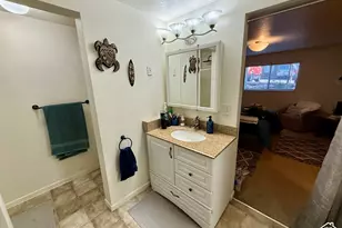 8120 S Cottonwood Hills Circle, Sandy, UT 84094 - Photo 29