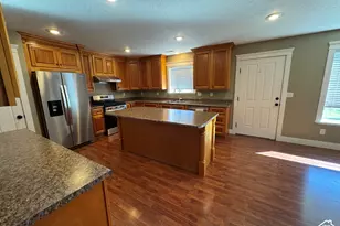 304 W 400 S, Hyde Park, UT 84318 - Photo 9