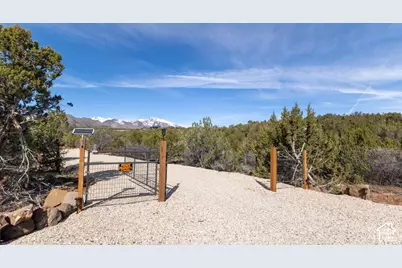 3842 S Canyon Cv #310, New Harmony, UT 84757 - Photo 7