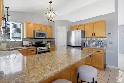 323 E 1375 N, Layton, UT 84041 - Photo 7